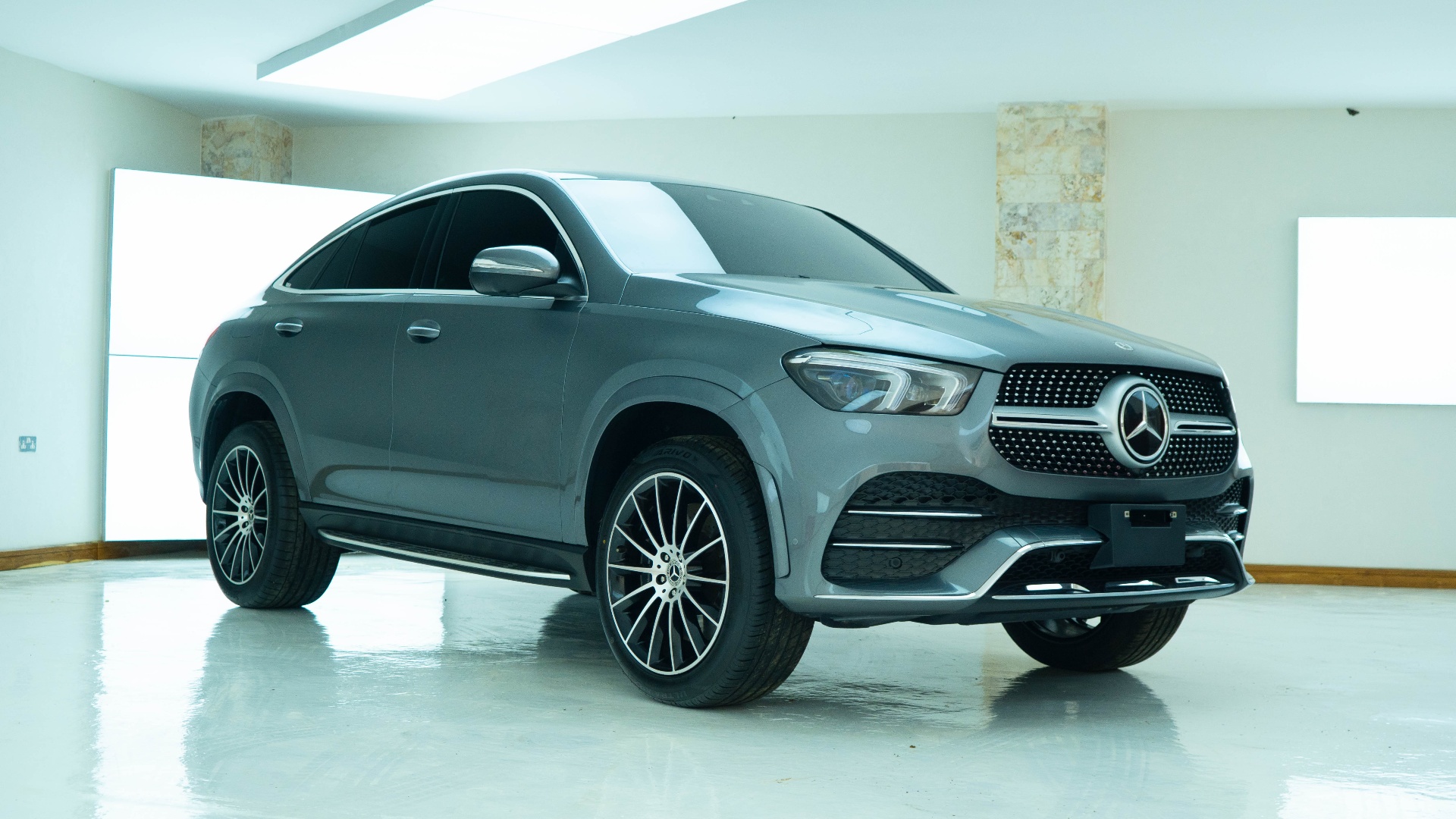Mercedes-Benz GLE 400d Coupé in the Donga Carspa showroom — Paint Armour finish