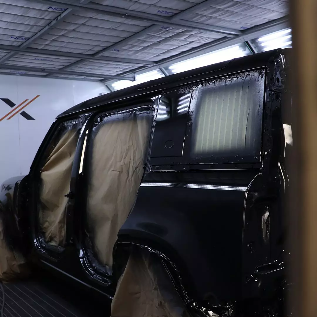 Land Rover Defender — Spray Painting